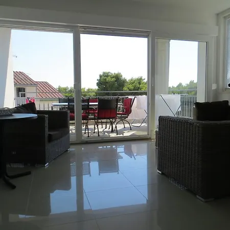 Lucija Apartmán Brela